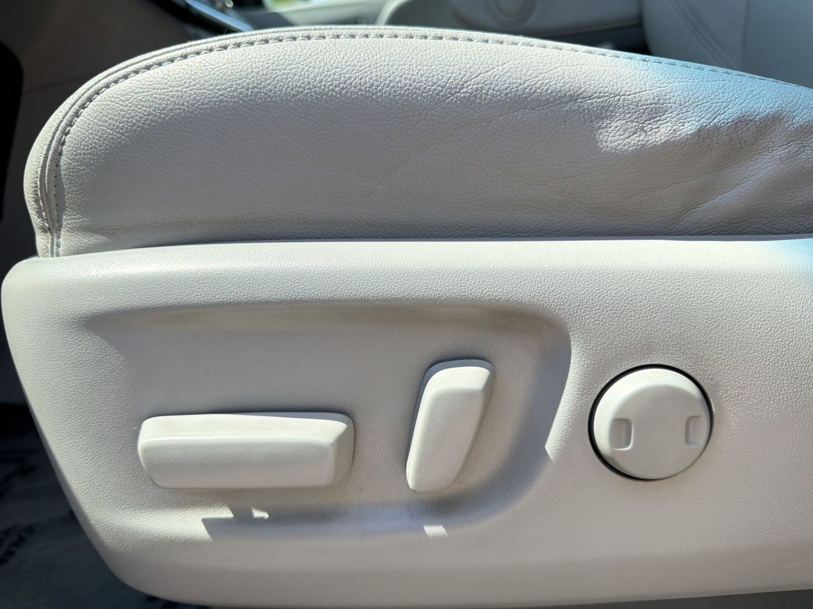 Used 2015 Toyota Sienna XLE image 14