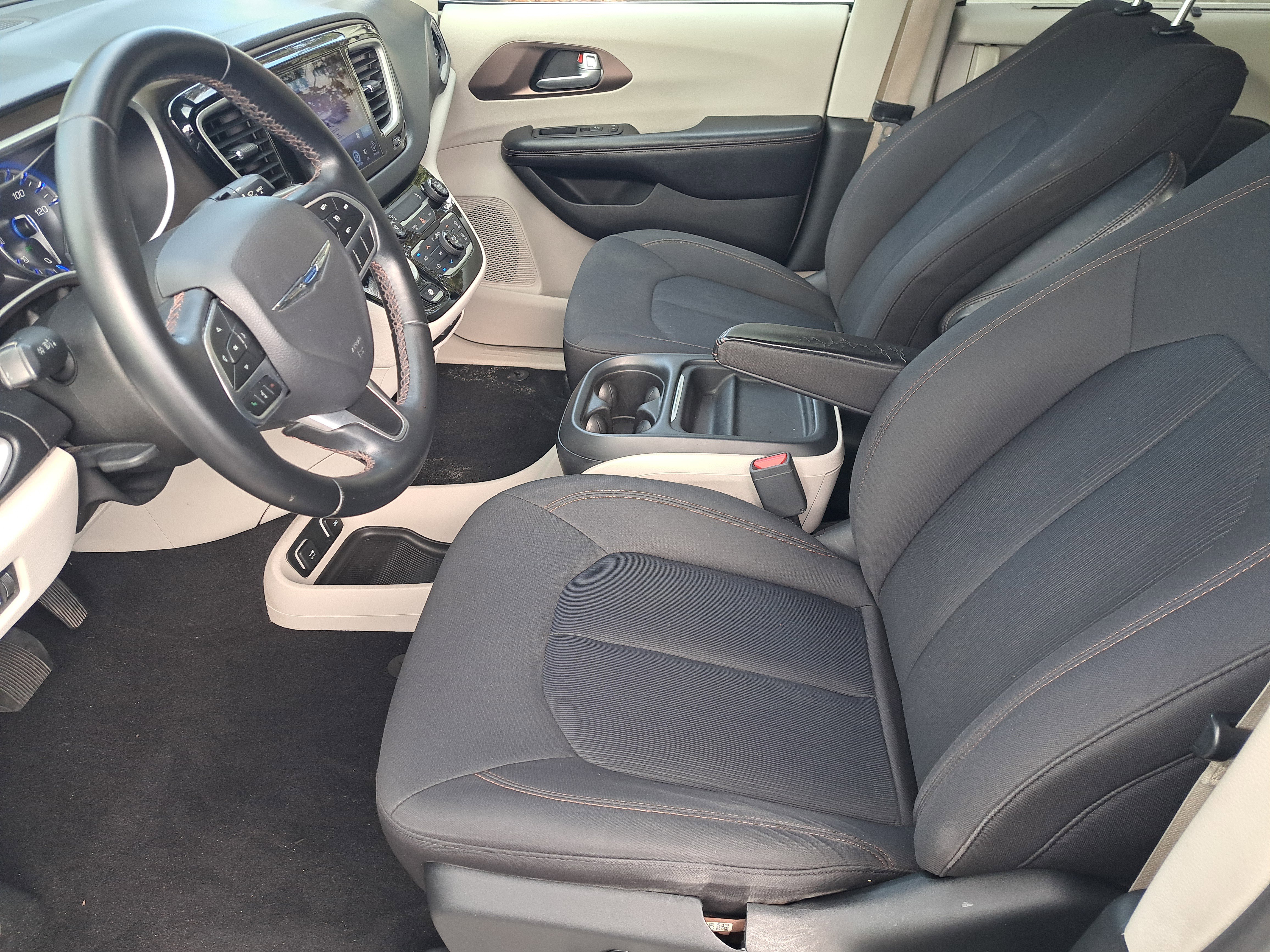 Used 2017 Chrysler Pacifica Touring Plus w/ Tire & Wheel Group image 14