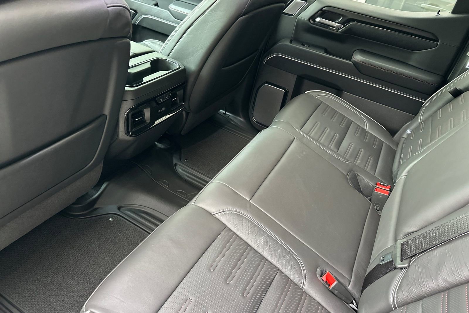 Used 2025 GMC Sierra 1500 AT4X image 15