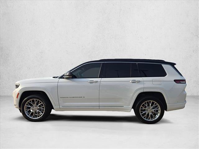 Used 2024 Jeep Grand Cherokee L Summit w/ Luxury Tech Group V AWD/4WD image 9