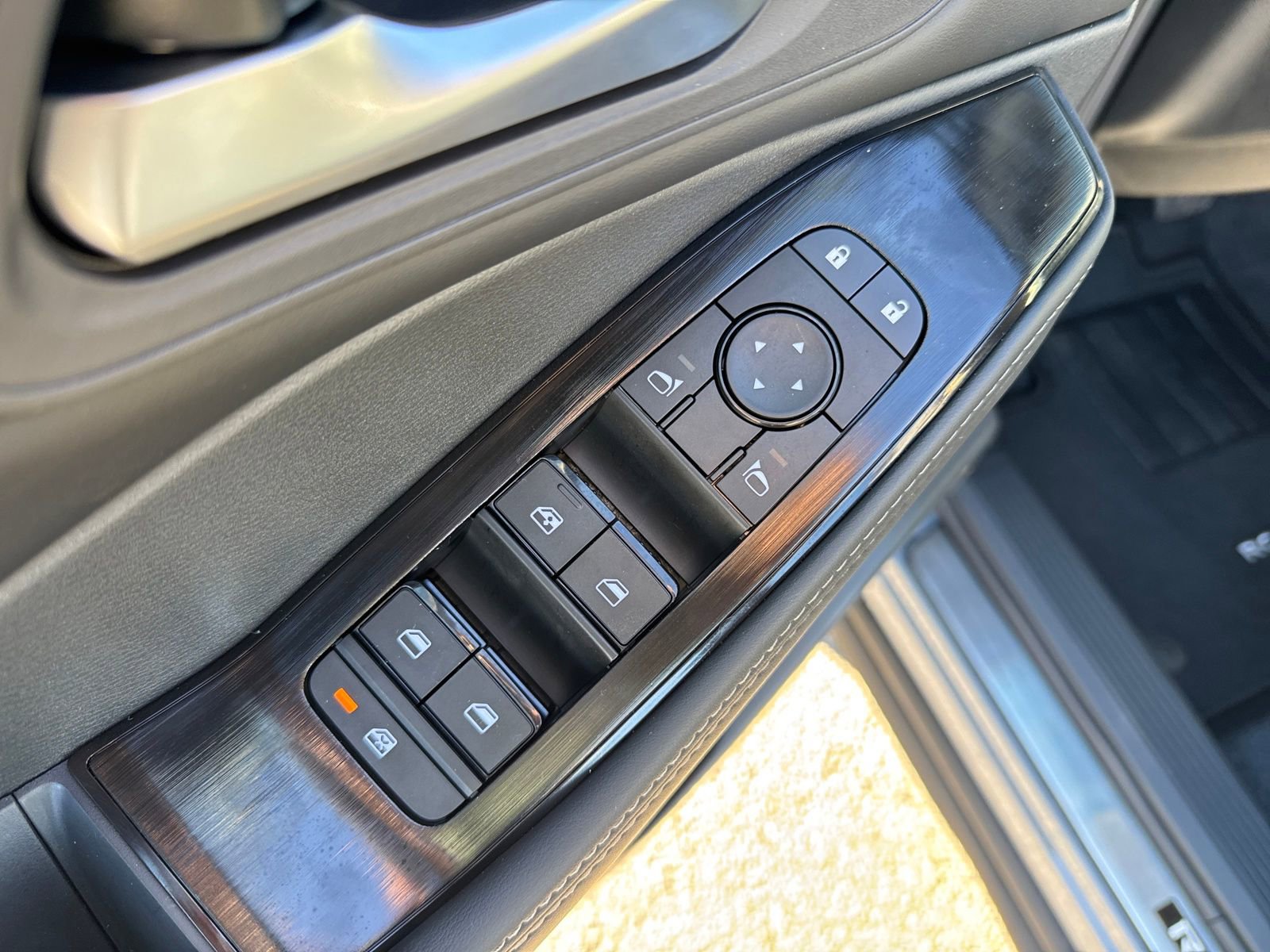 New 2026 Nissan Rogue SV AWD/4WD image 10