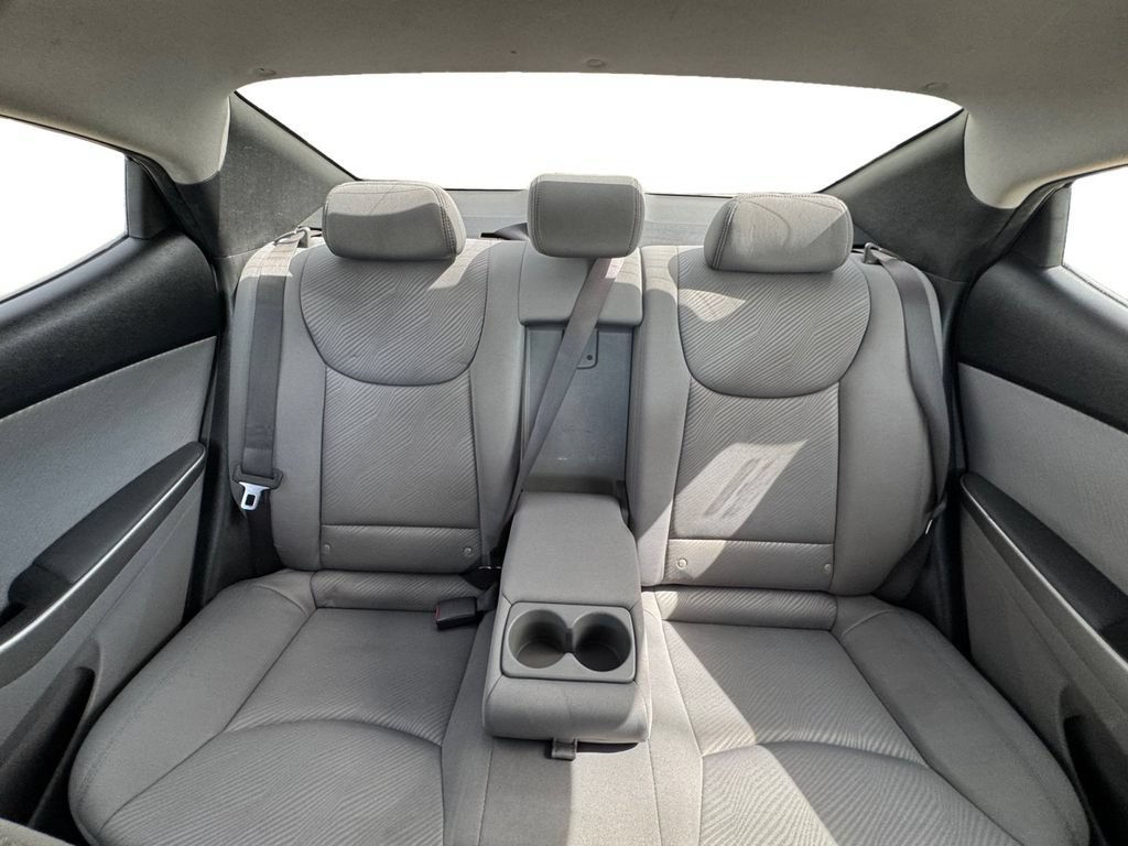 Used 2013 Hyundai Elantra GLS w/ Preferred Pkg FWD image 17