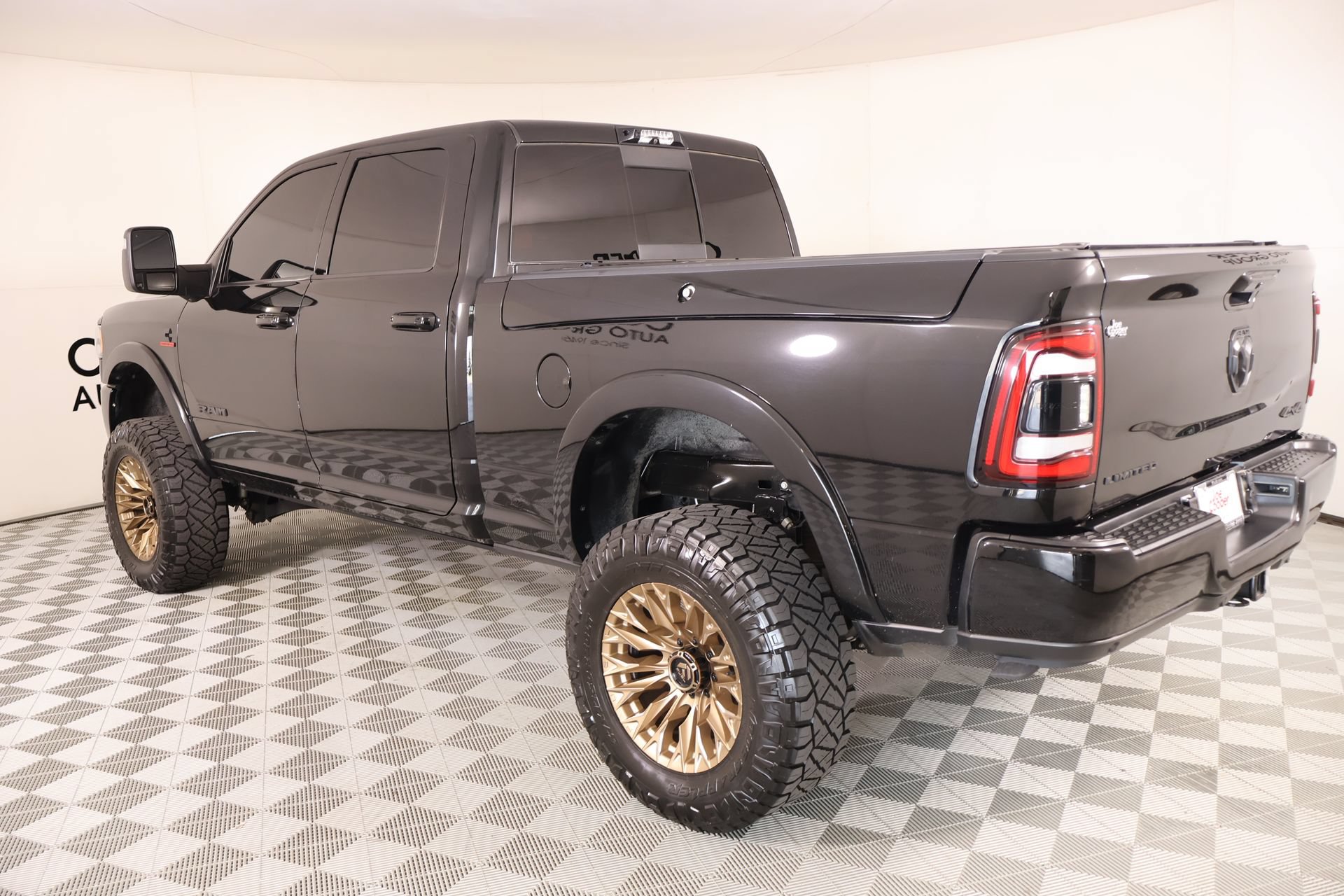 Used 2024 RAM 2500 Limited AWD/4WD image 24