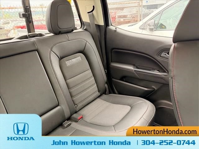 Used 2017 GMC Canyon SLE w/ All Terrain Package AWD/4WD image 9