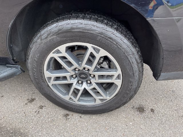 Used 2025 Ford Expedition Active AWD/4WD image 51