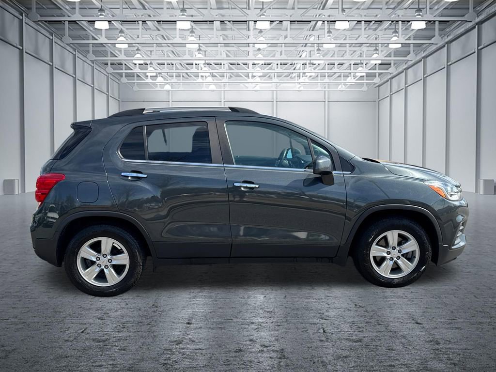 Used 2018 Chevrolet Trax LT w/ LT Convenience Package image 8