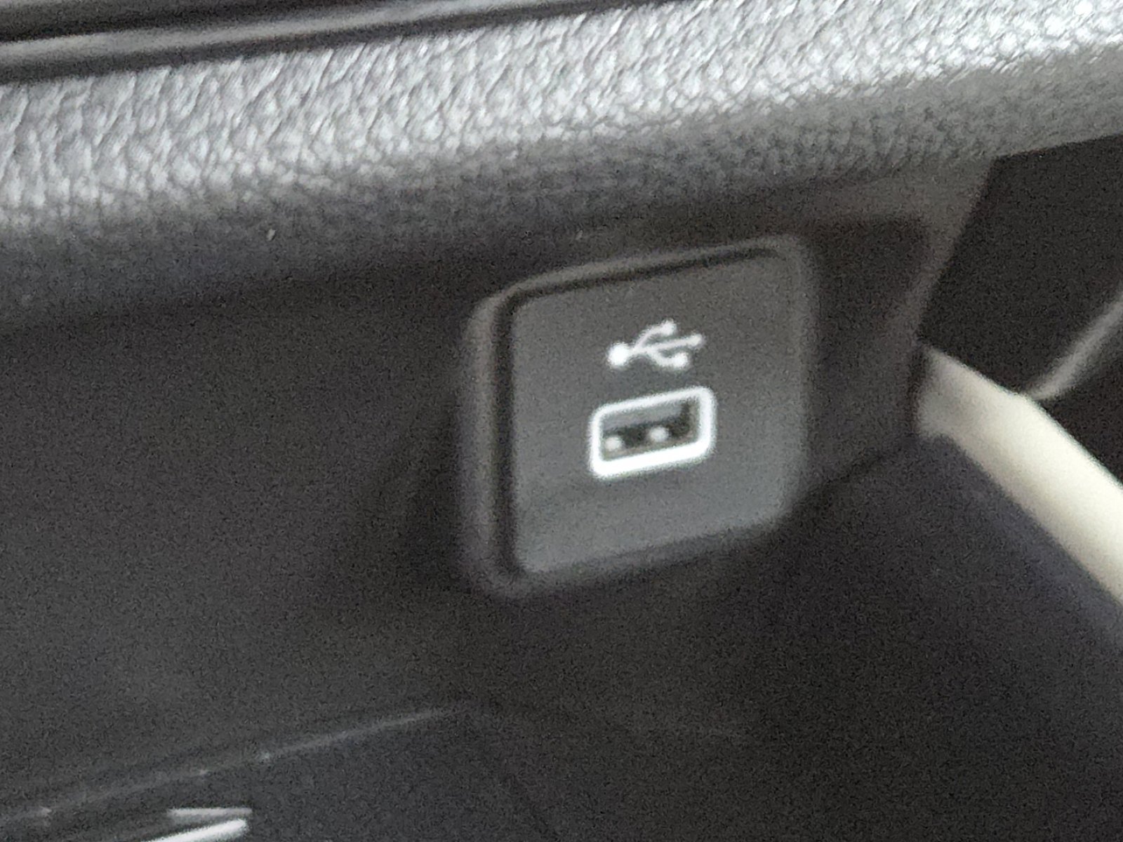 Used 2023 Honda HR-V EX-L image 28