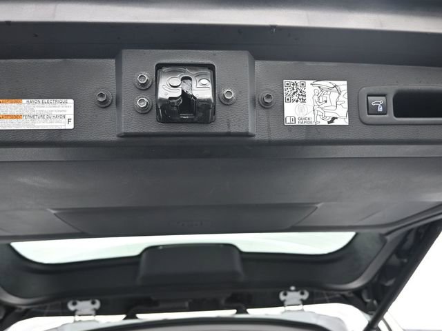 Used 2023 Toyota Sienna Limited image 34