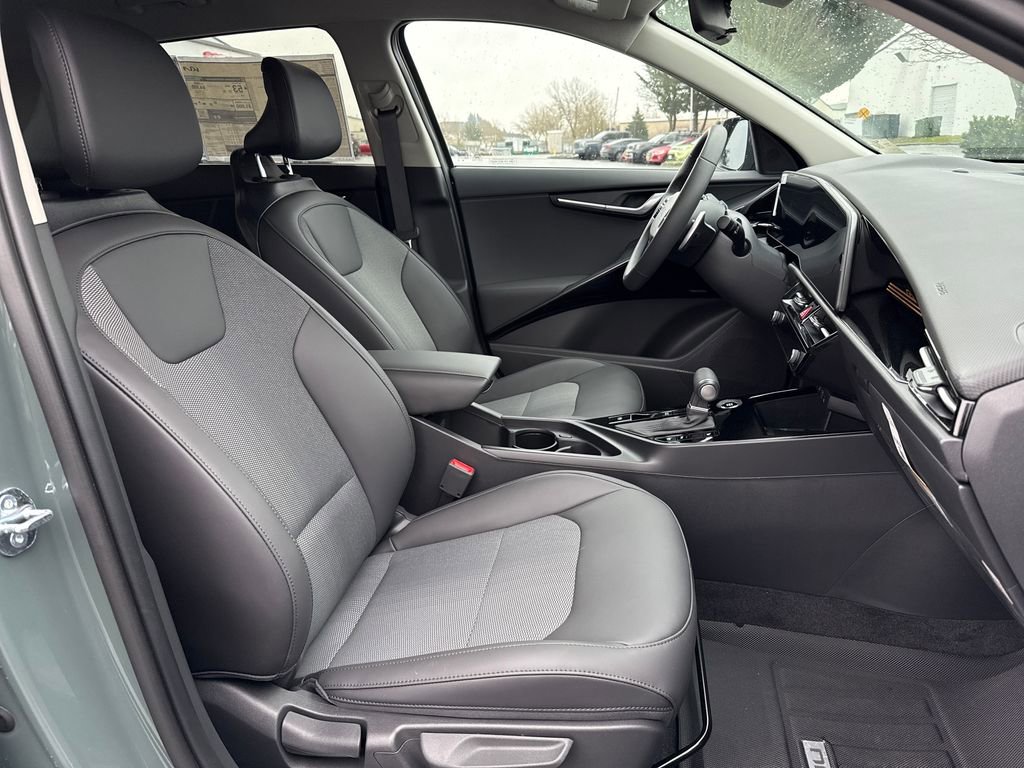 New 2025 Kia Niro EX image 11