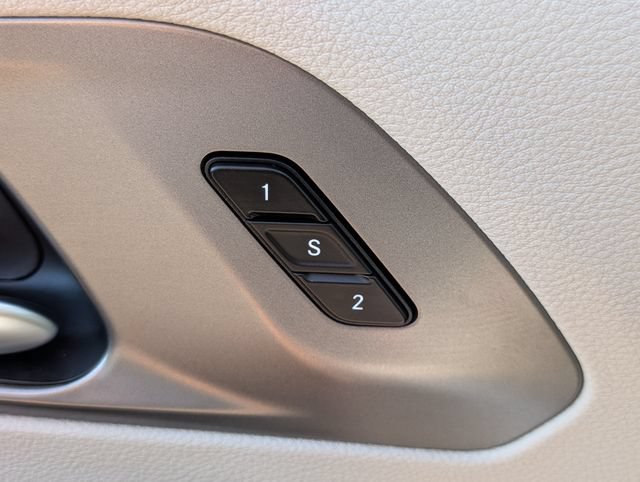 Used 2024 Chrysler Pacifica Touring-L FWD image 20