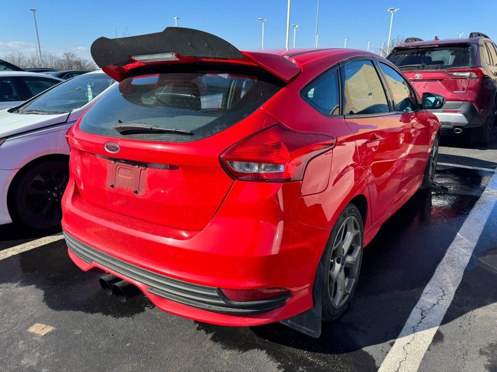 Used 2016 Ford Focus ST image 2