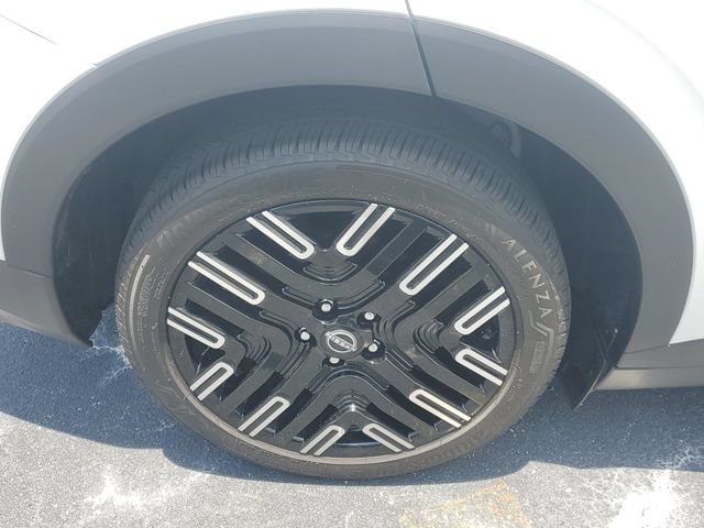 Certified 2026 Nissan Leaf Platinum+ w/ Floor Mat Package (Platinum+) FWD image 5