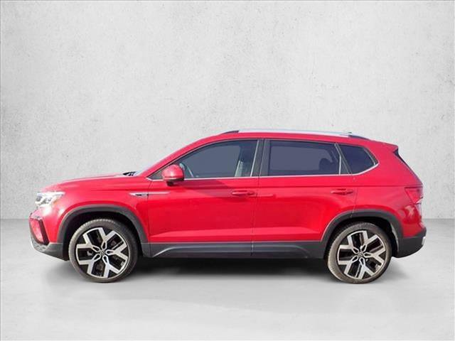 Used 2023 Volkswagen Taos SEL image 2