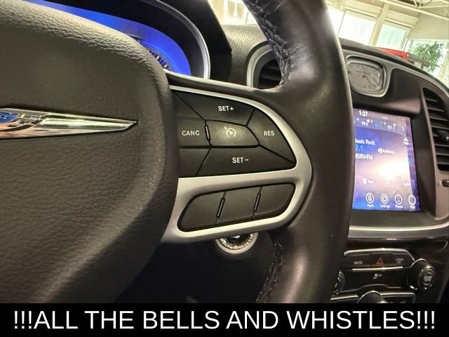 Used 2017 Chrysler 300 Touring w/ Value Package image 28