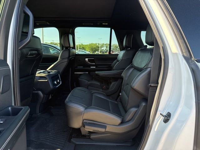 Used 2025 Ford Expedition Max Platinum w/ Stealth Performance Package AWD/4WD image 18