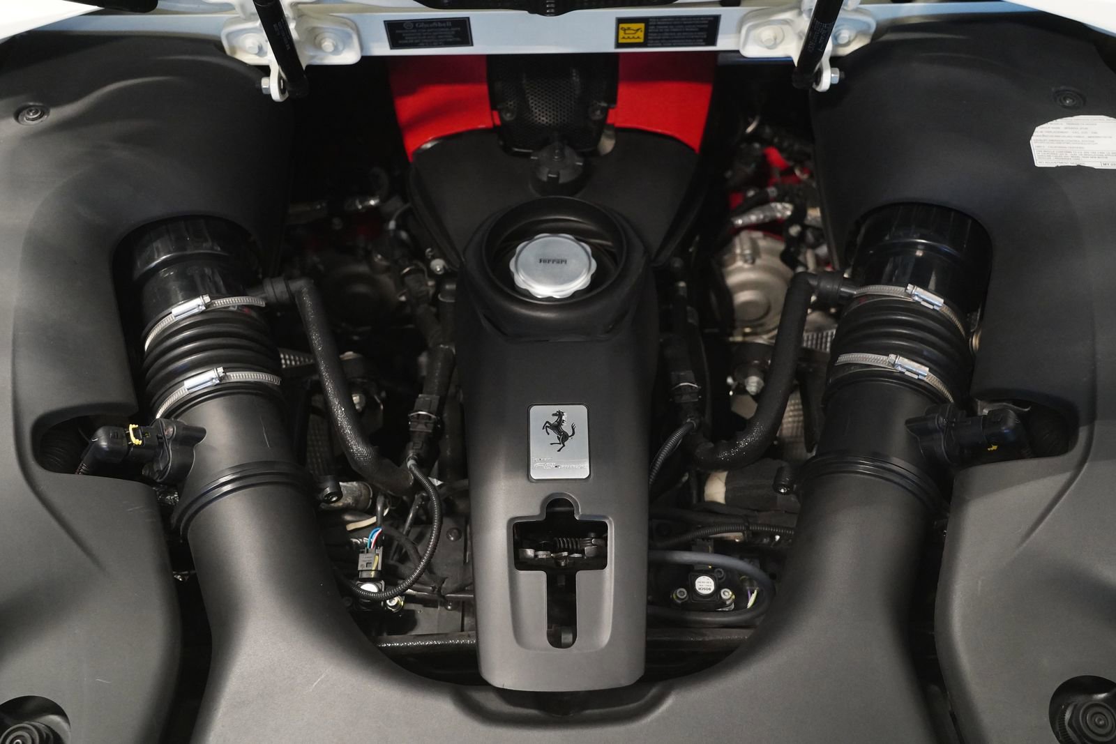 Used 2021 Ferrari F8 Tributo RWD image 37