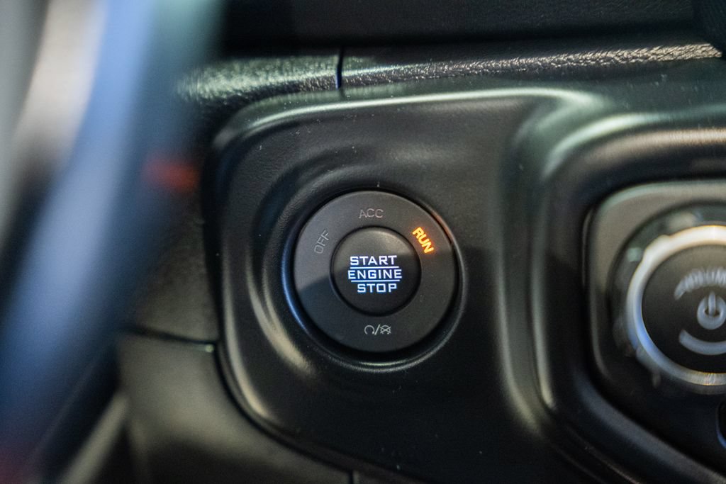 Used 2023 Jeep Wrangler Unlimited Sahara w/ Cold Weather Group AWD/4WD image 34