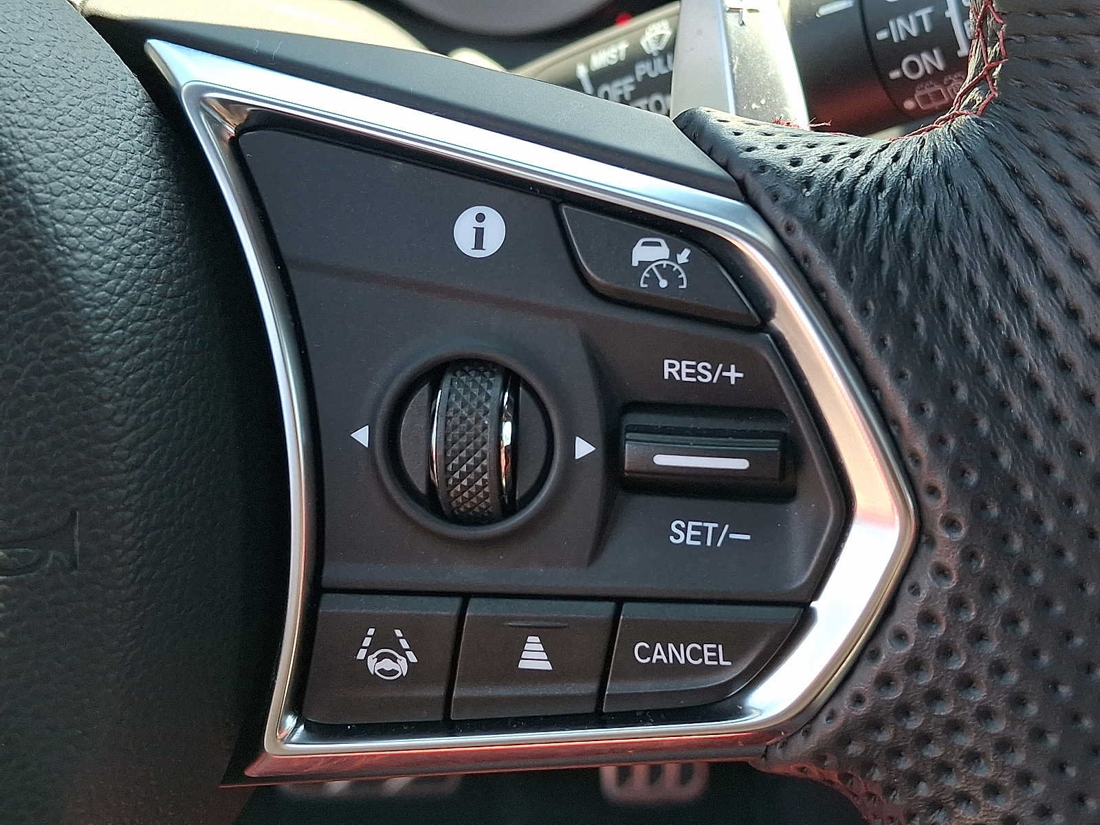 Certified 2024 Acura RDX w/ Advance Package AWD/4WD image 23
