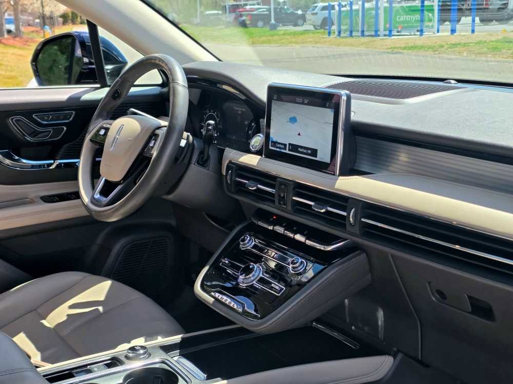 Used 2022 Lincoln Corsair AWD w/ Premium Package image 25