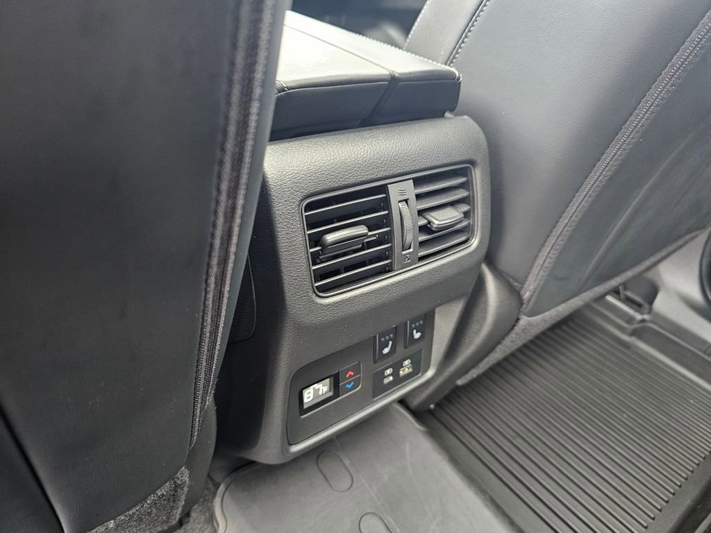 Used 2023 Nissan Rogue Platinum w/ Platinum Premium Package image 17