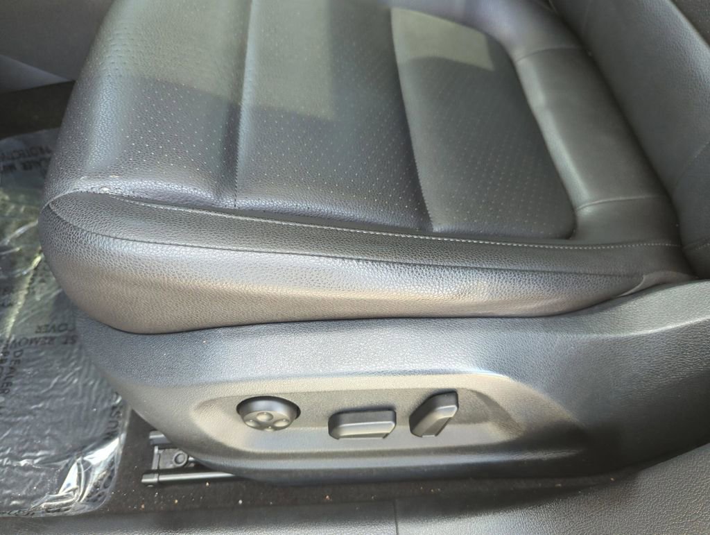 Used 2016 Volkswagen Tiguan SE image 31