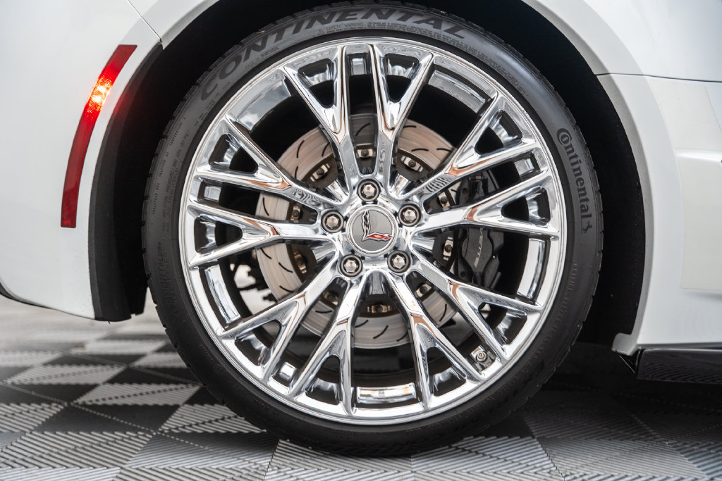 Used 2017 Chevrolet Corvette Grand Sport w/ Carbon Flash Badge Package RWD image 23
