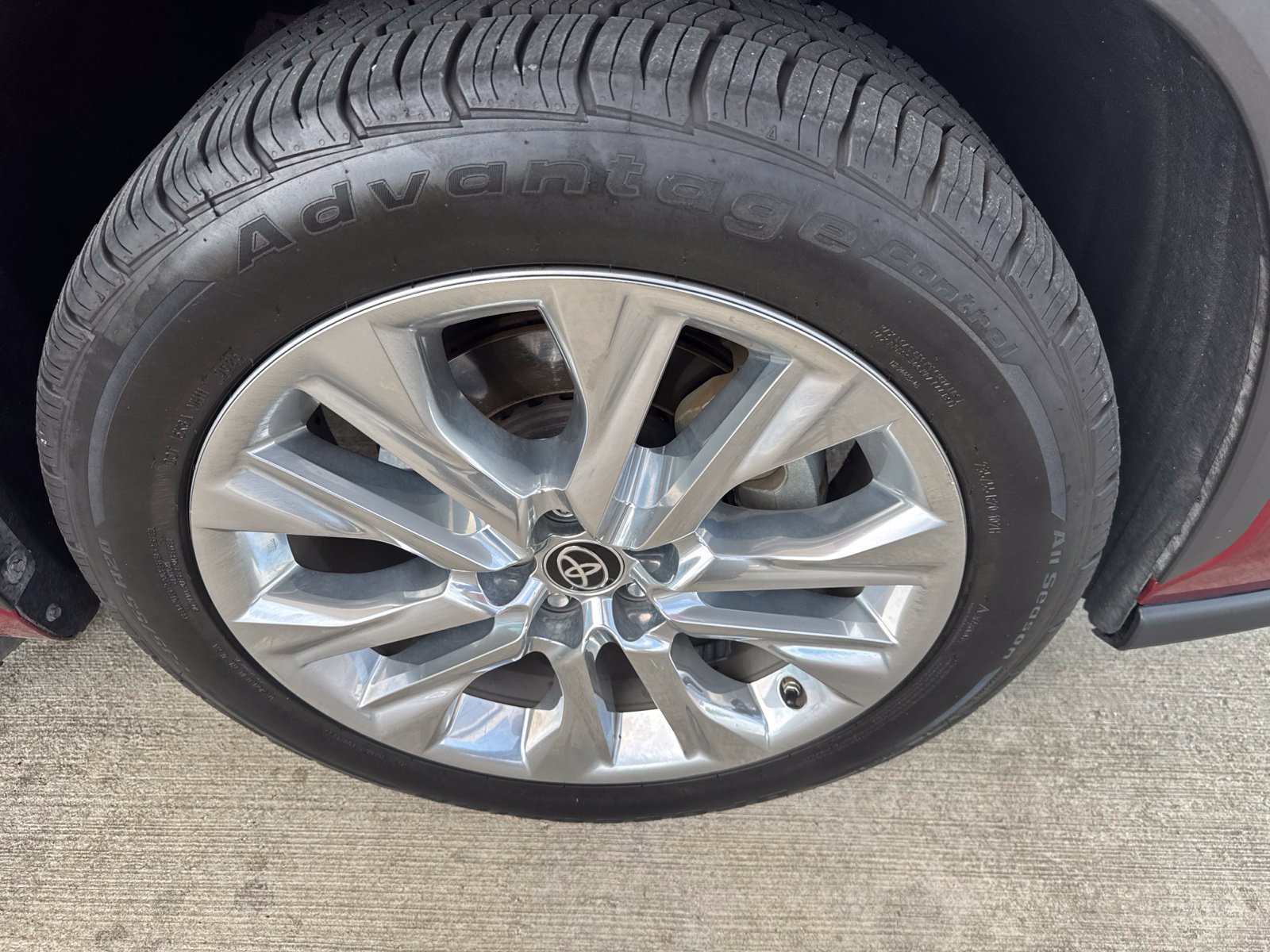 Used 2022 Toyota Highlander Limited FWD image 31