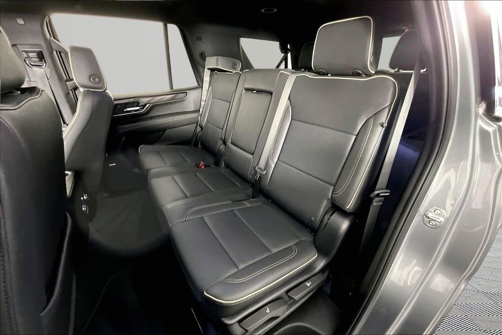 Used 2025 GMC Yukon Elevation w/ LPO, Yukon Black Package AWD/4WD image 21