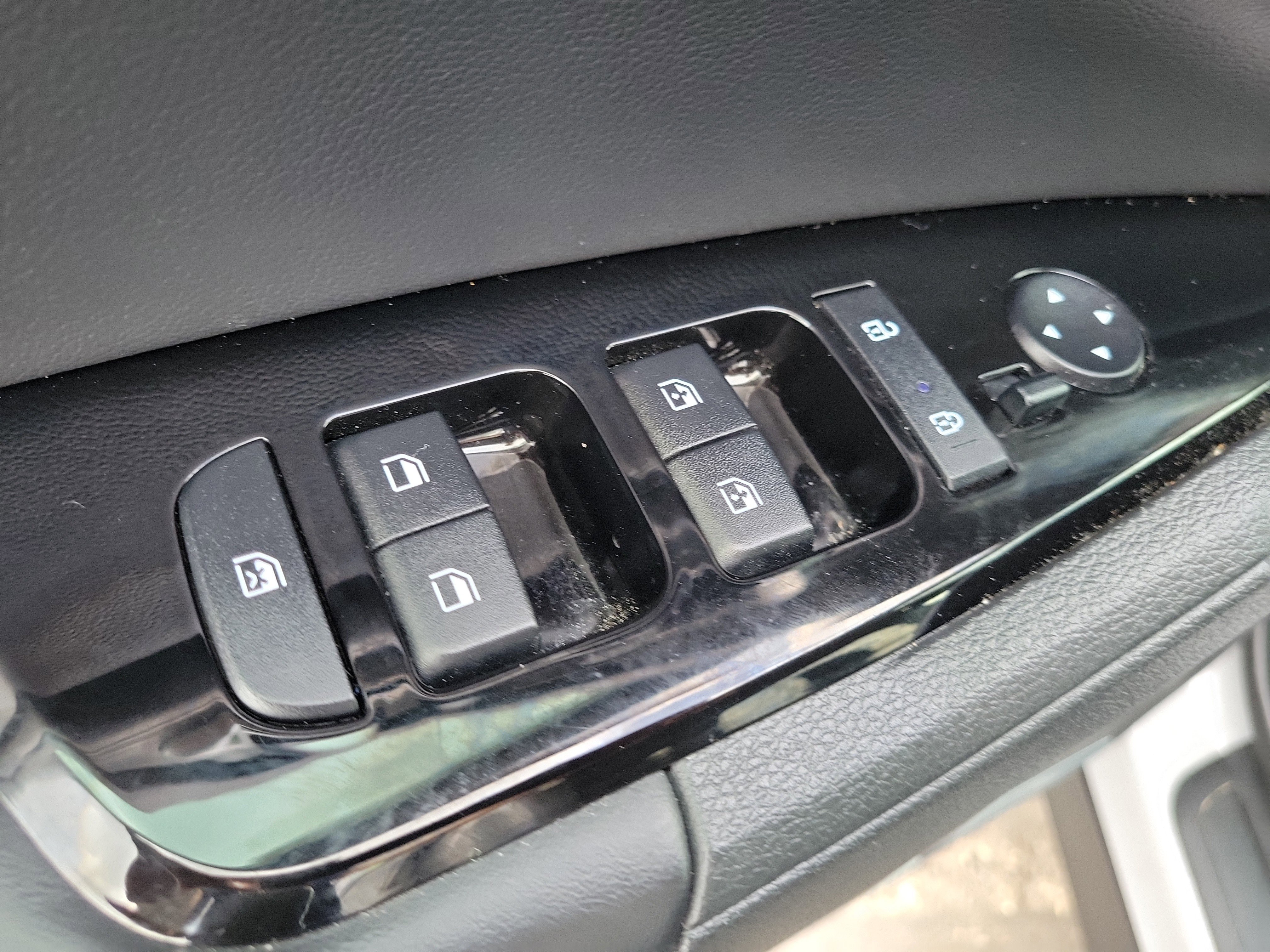 Used 2024 Kia Sportage SX image 21