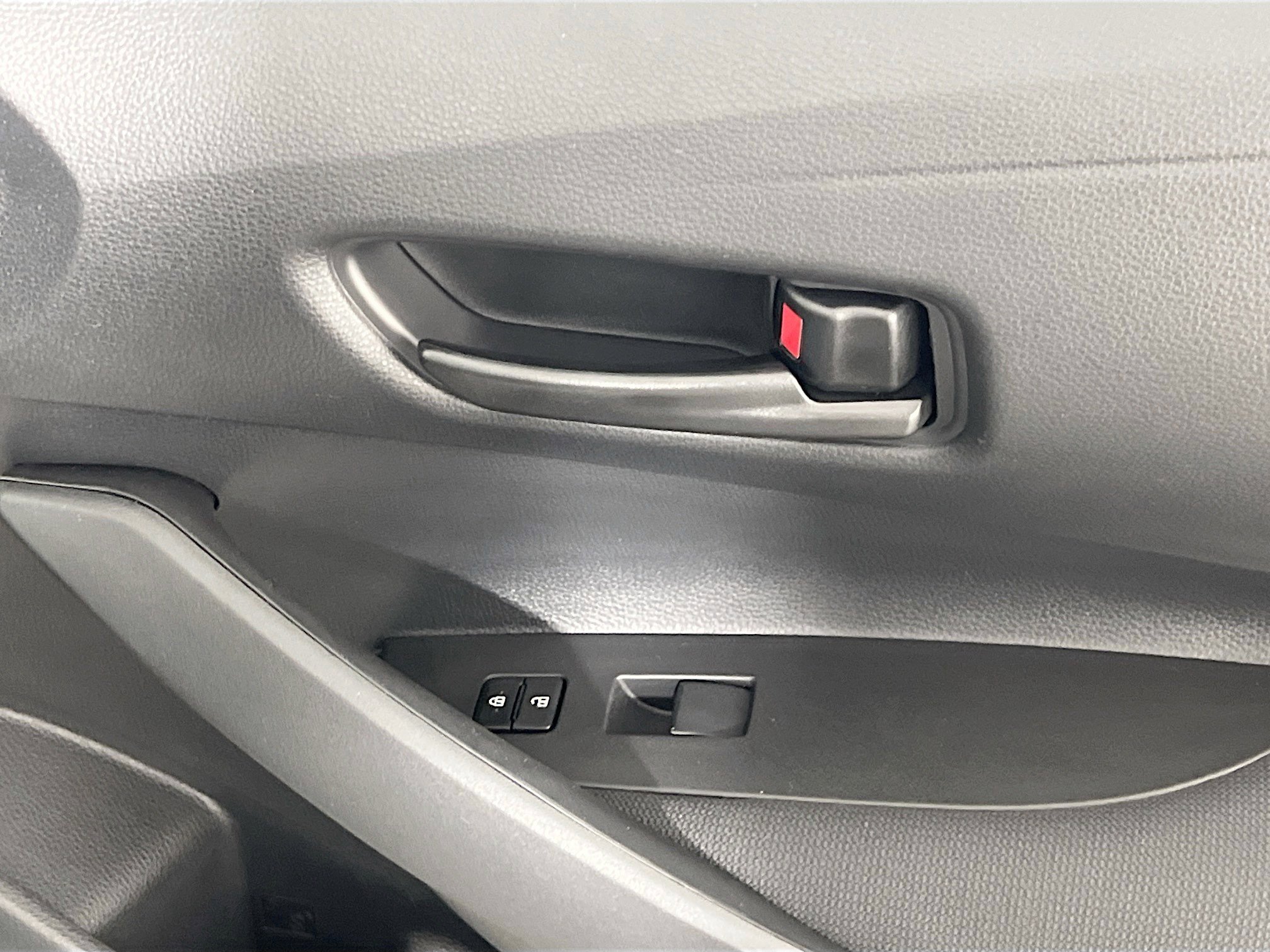 Used 2025 Toyota Corolla LE image 31