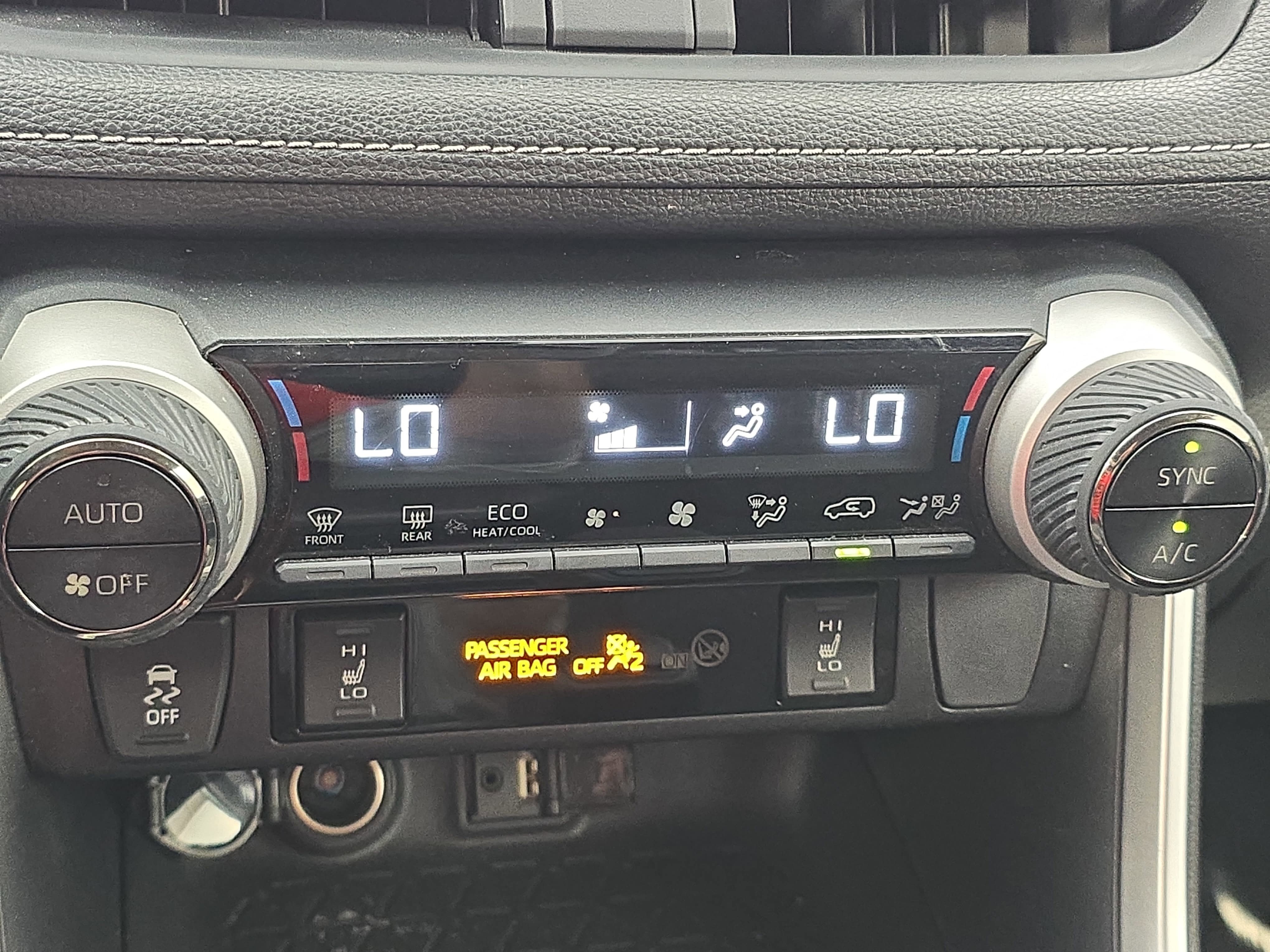 Used 2019 Toyota RAV4 XLE FWD image 23