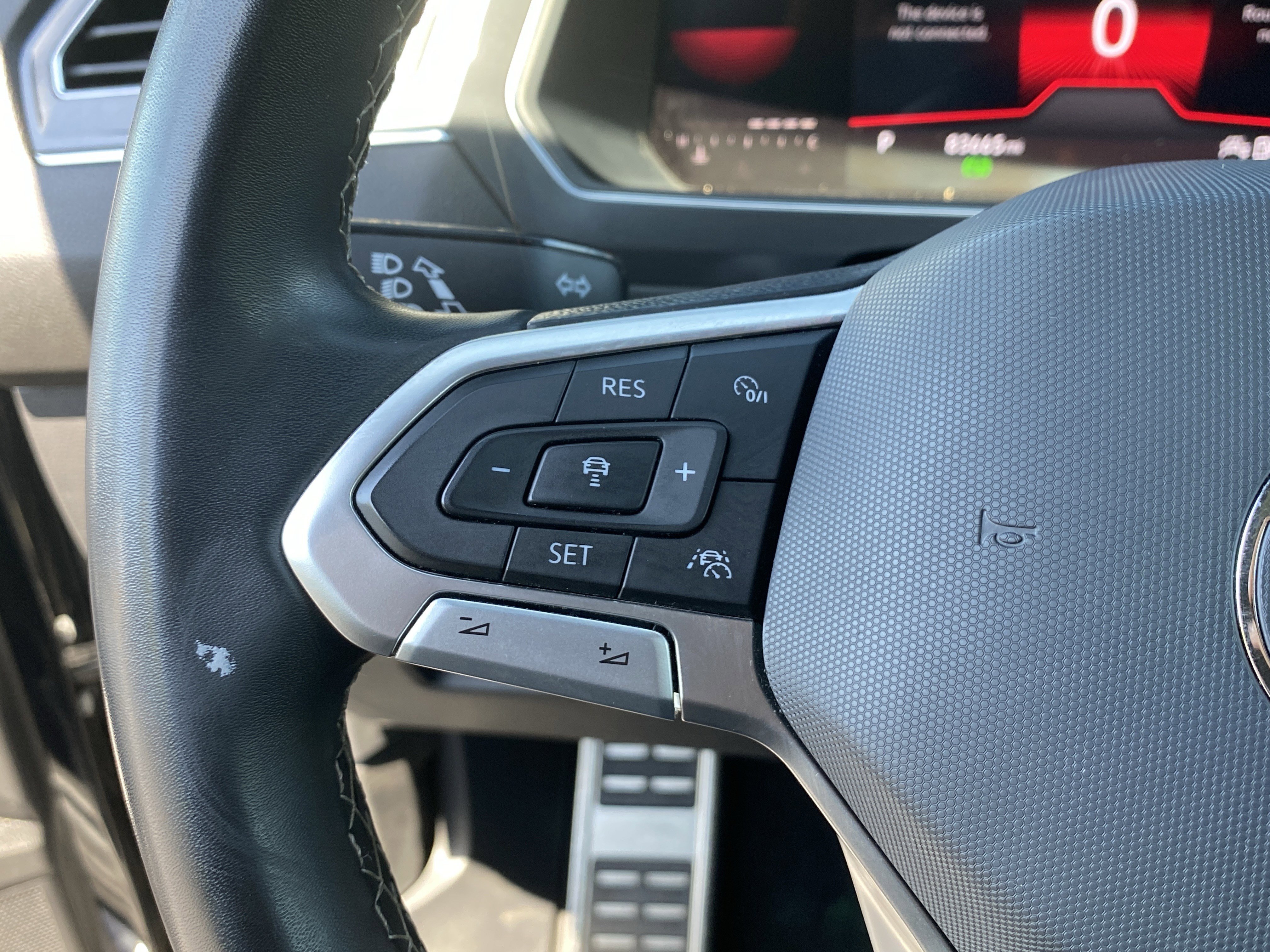 Used 2023 Volkswagen Tiguan SE R-Line FWD image 34