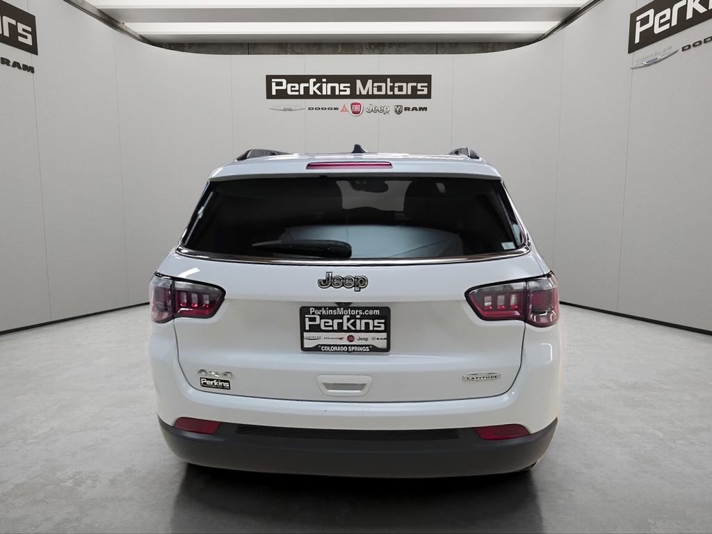 Used 2024 Jeep Compass Latitude image 4