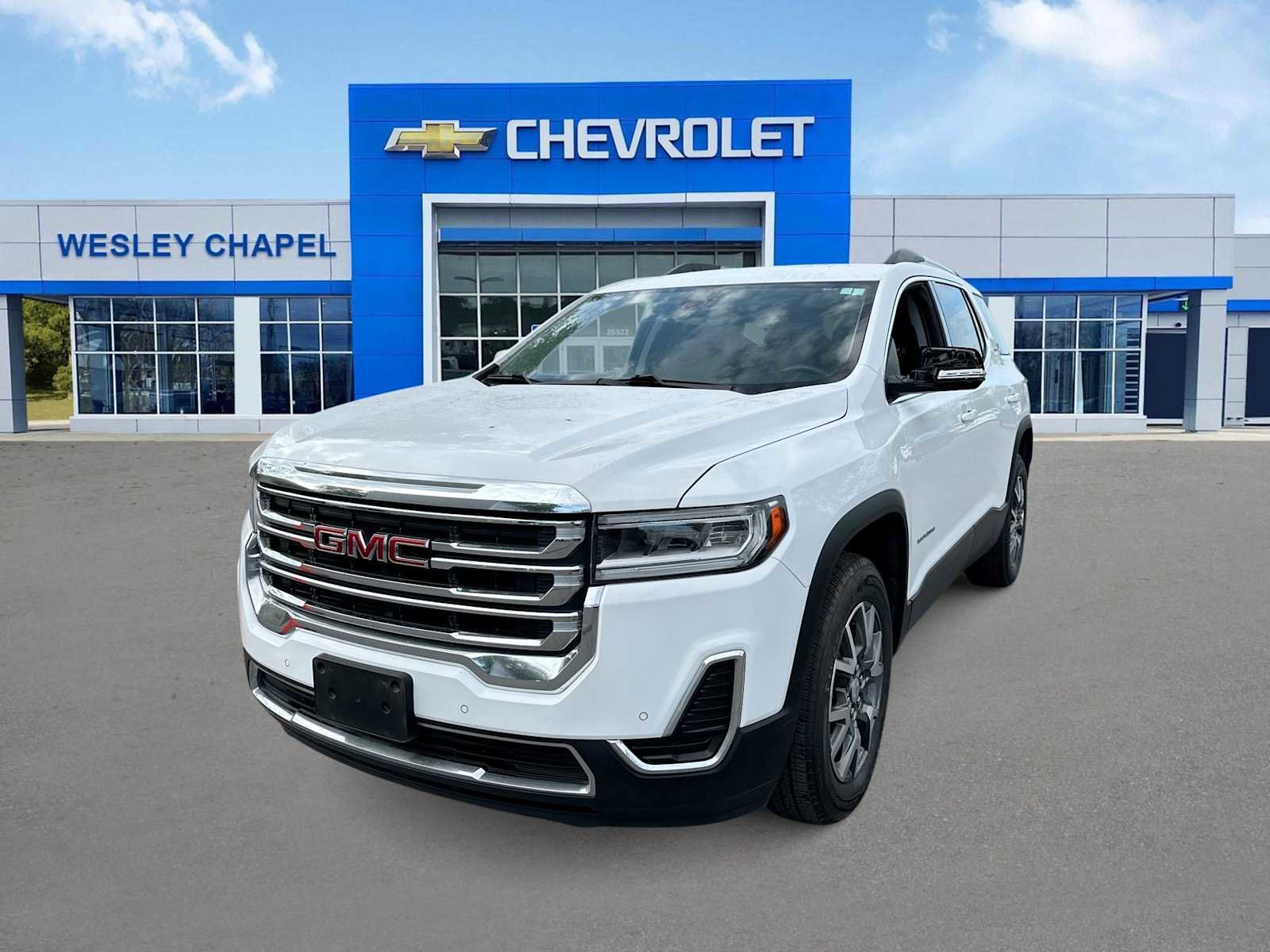 Used 2022 GMC Acadia SLE w/ Driver Convenience Package image 1