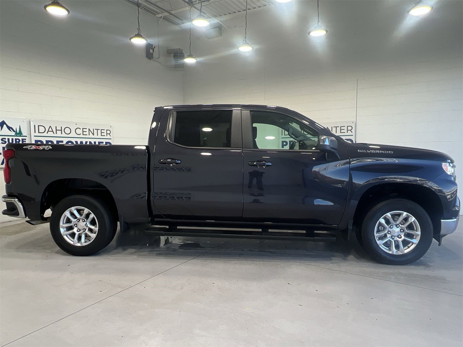 Used 2024 Chevrolet Silverado 1500 LT image 9