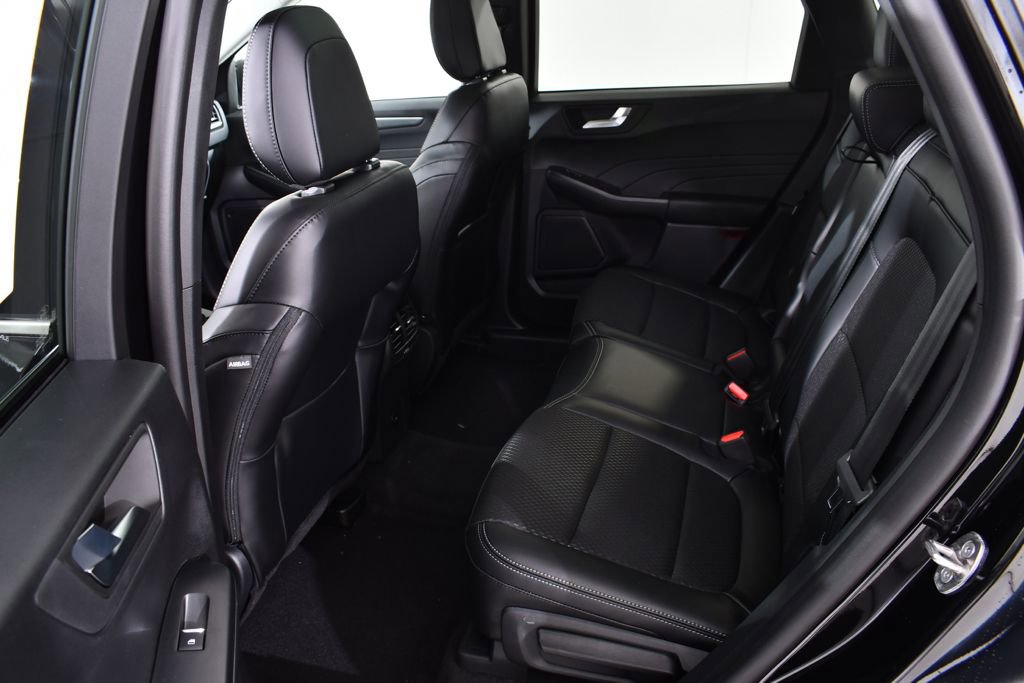 New 2026 Ford Escape SE w/ Class II Trailer Tow Package image 16