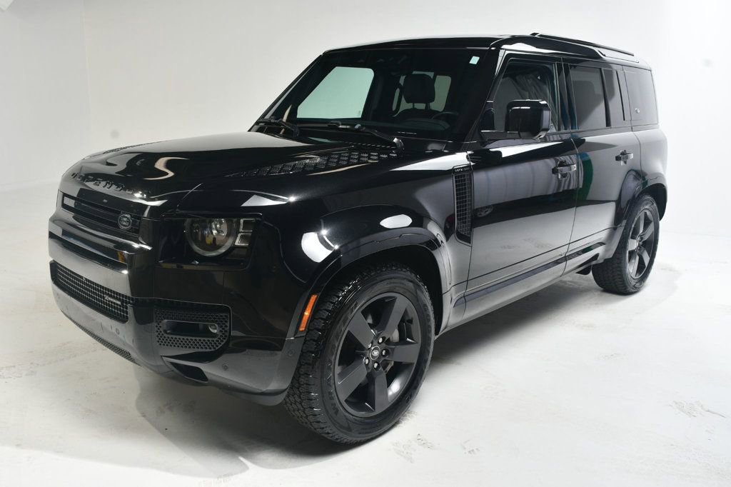 Used 2023 Land Rover Defender 110 X-Dynamic SE image 2