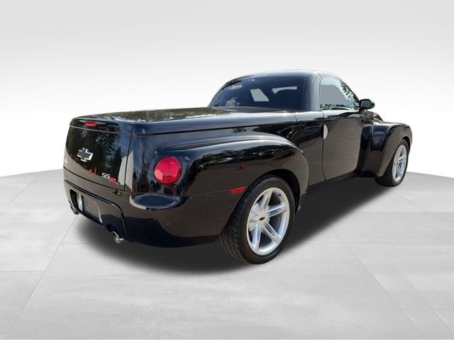 Used 2004 Chevrolet SSR w/ Preferred Equipment Group RWD image 3