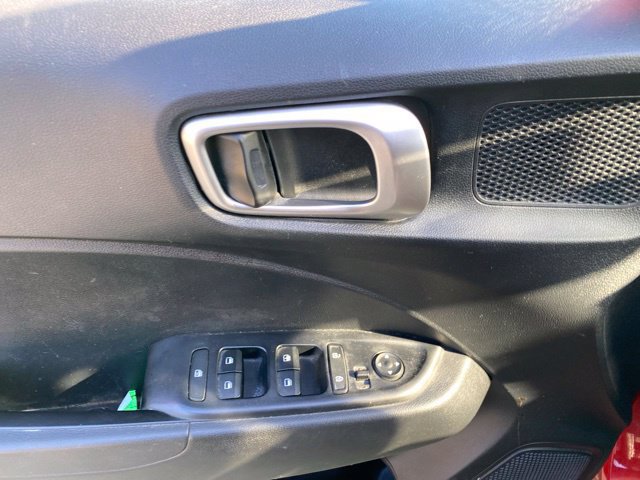 Used 2026 Hyundai Venue SE FWD image 16