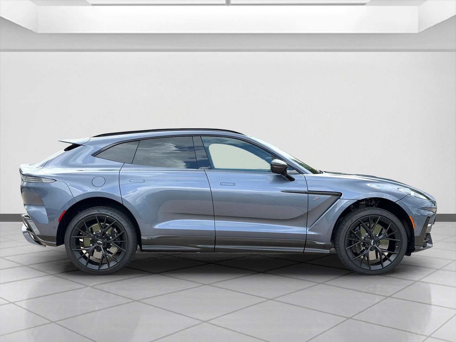 New 2026 Aston Martin DBX S AWD/4WD image 9