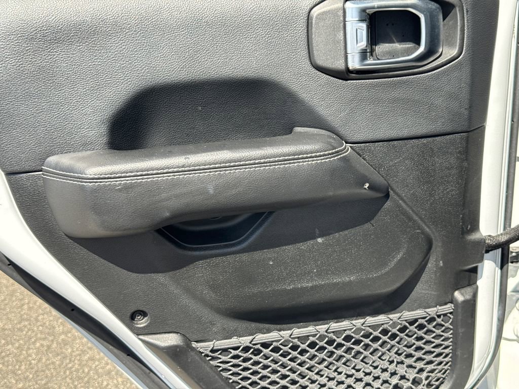 Used 2018 Jeep Wrangler Unlimited Sahara image 21