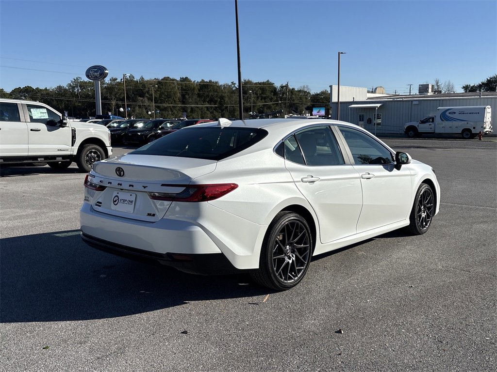 Used 2025 Toyota Camry XLE image 5