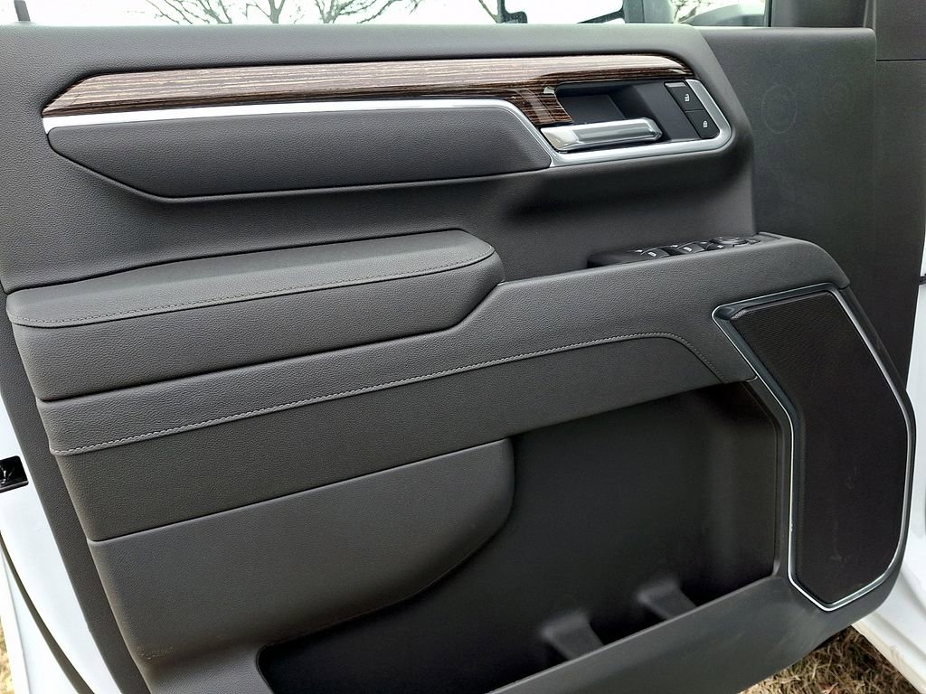 New 2026 GMC Sierra 2500 SLE w/ SLE Value Package; image 8