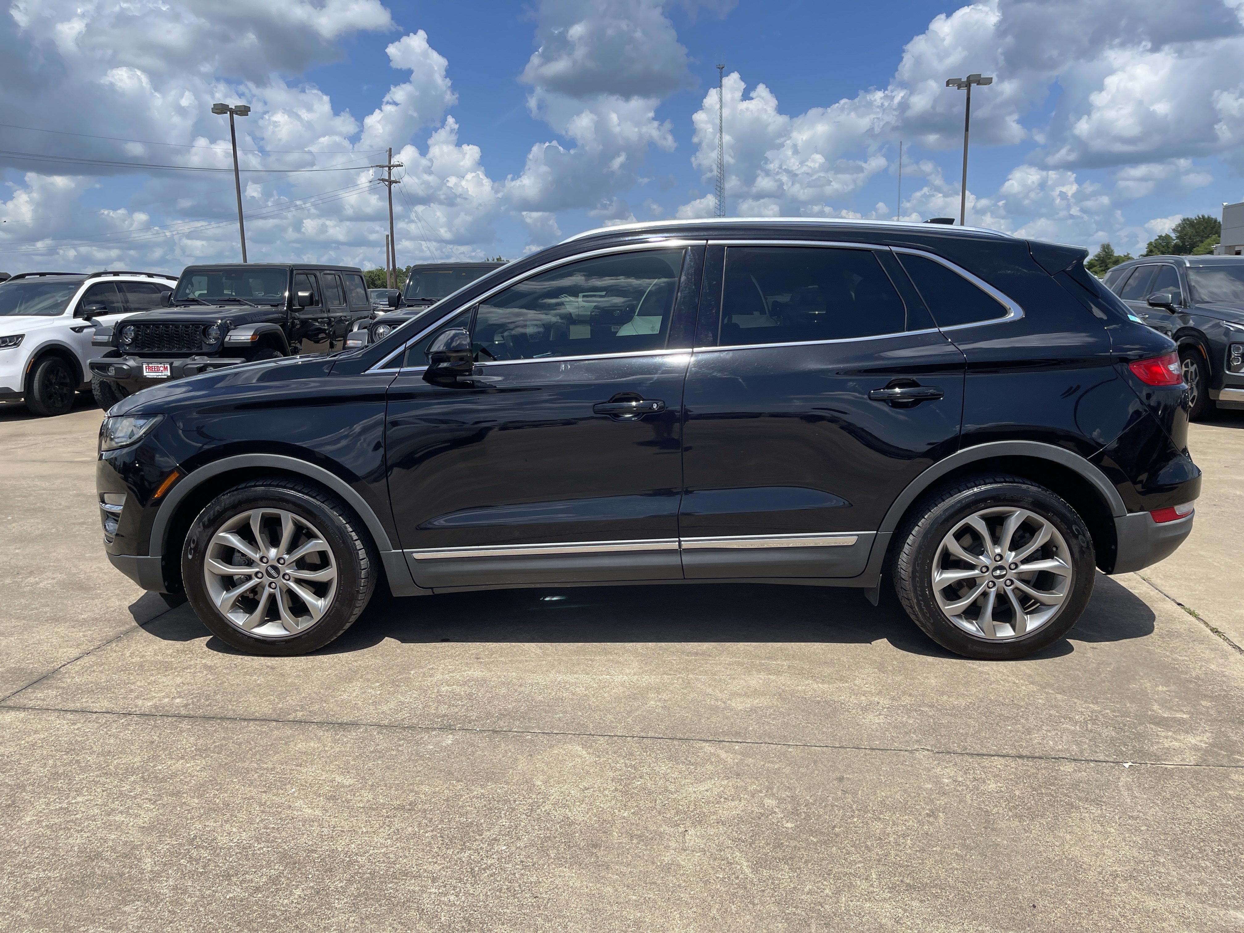 Used 2019 Lincoln MKC Select w/ Select Plus Package FWD image 7