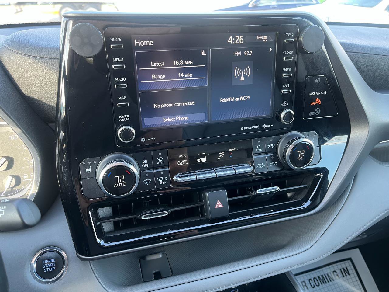 Used 2022 Toyota Highlander XLE AWD/4WD image 33