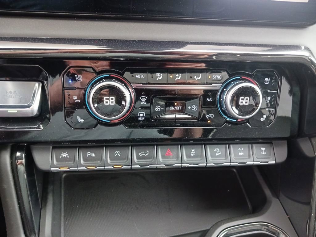 Used 2024 GMC Sierra 1500 AT4X image 25