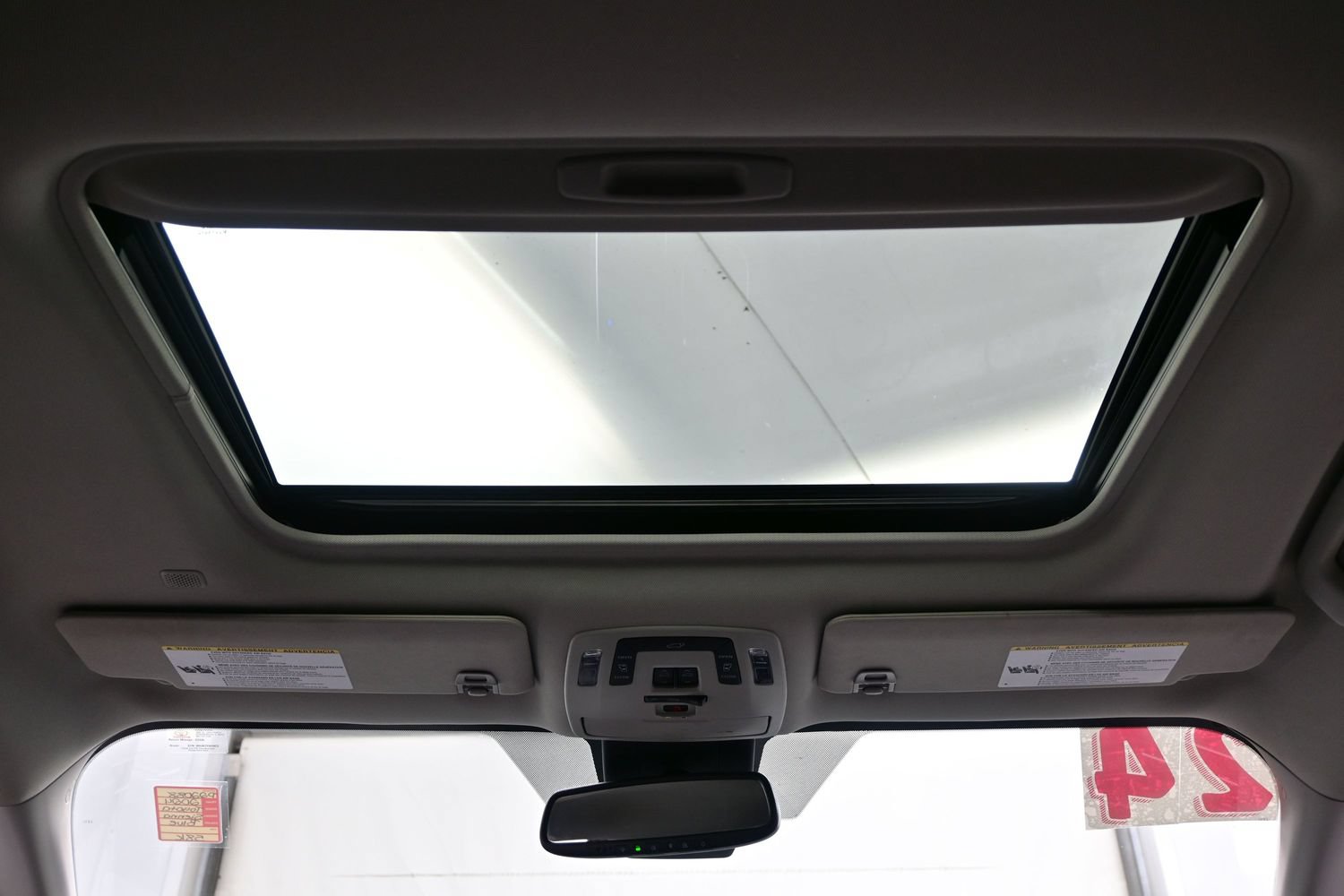 Used 2024 Toyota Sienna XLE FWD image 19