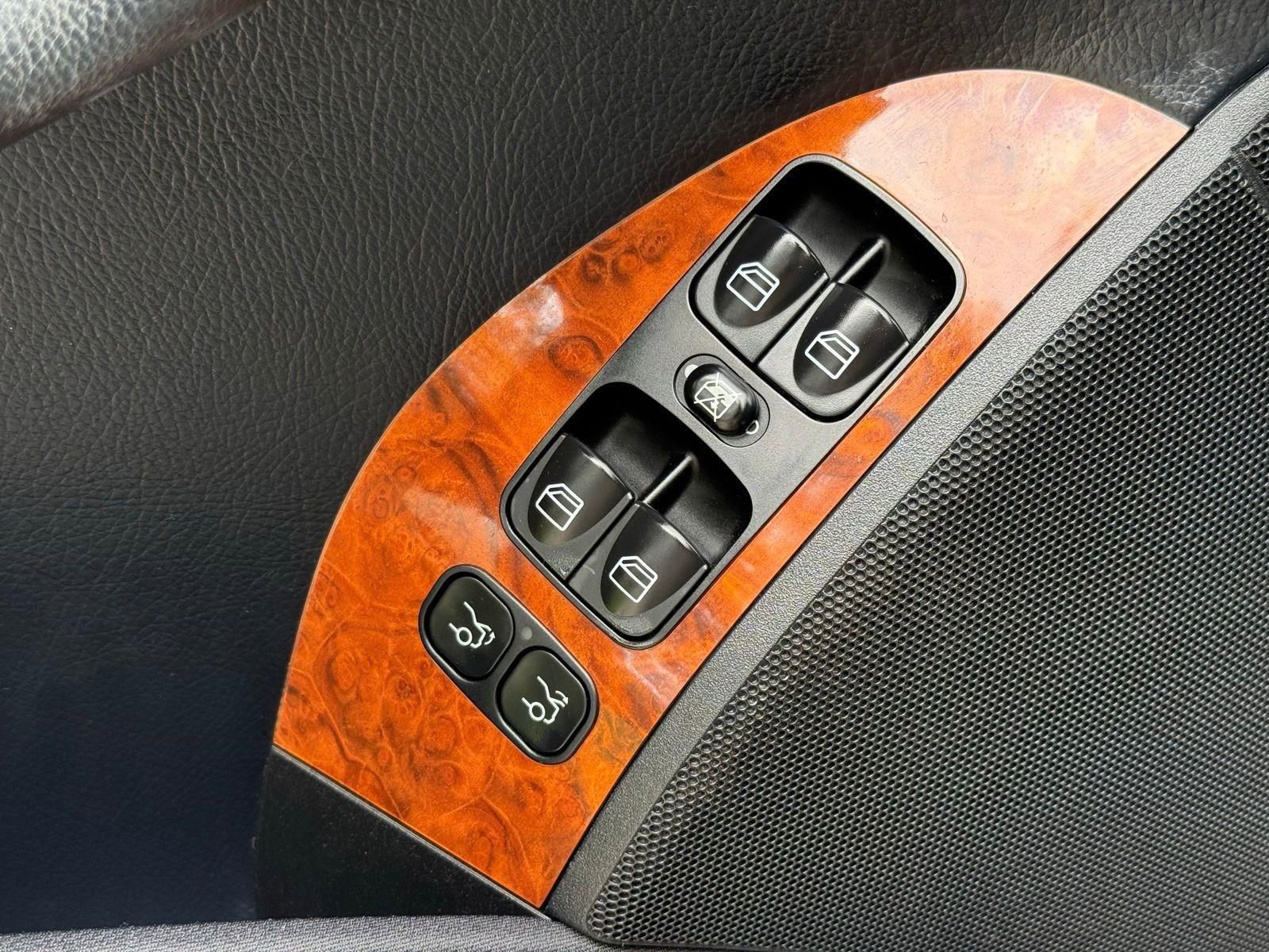 Used 2009 Mercedes-Benz CLK 550 Cabriolet image 19