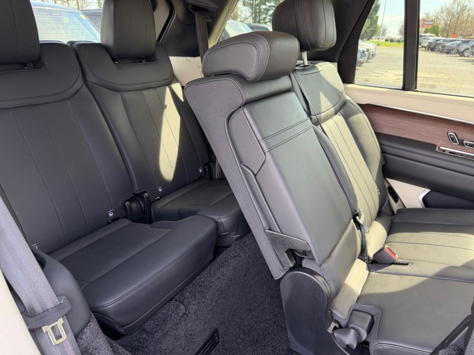 Used 2024 Land Rover Range Rover Long Wheelbase SE image 29