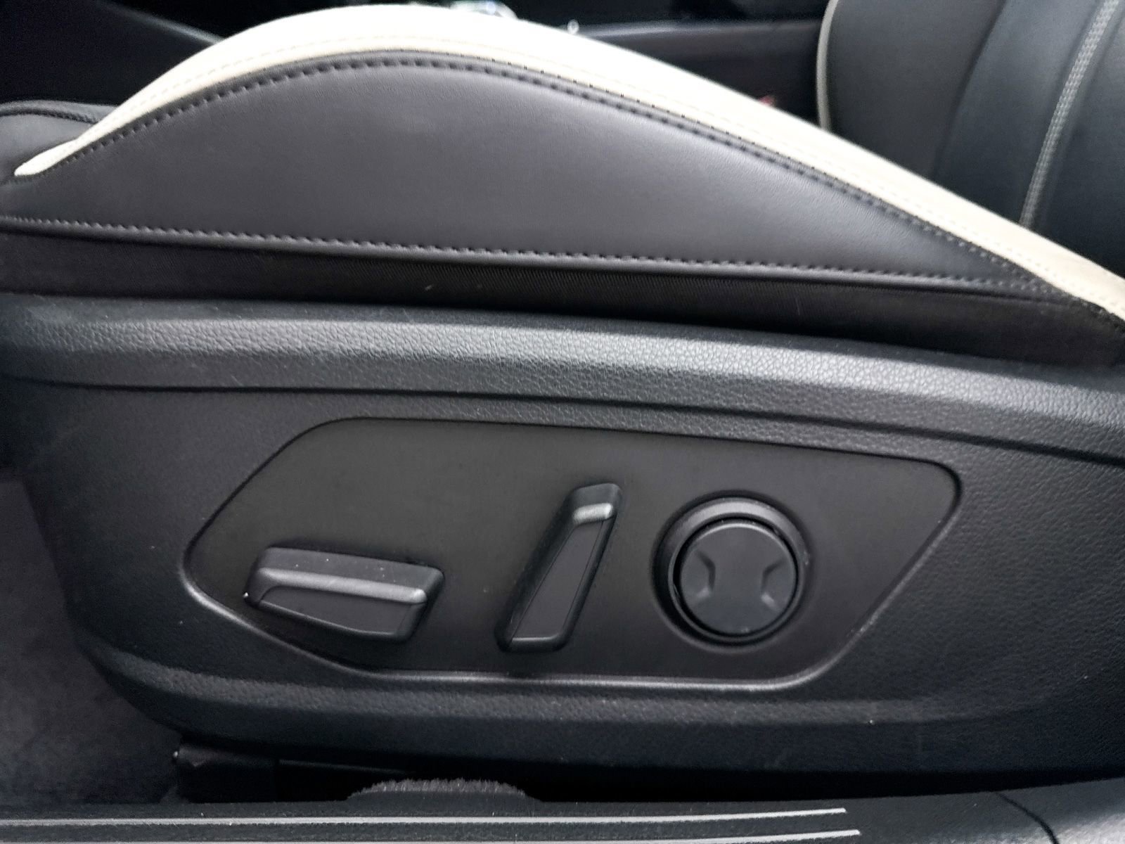 Used 2025 Kia K5 GT-Line w/ GT-Line Premium Package image 29